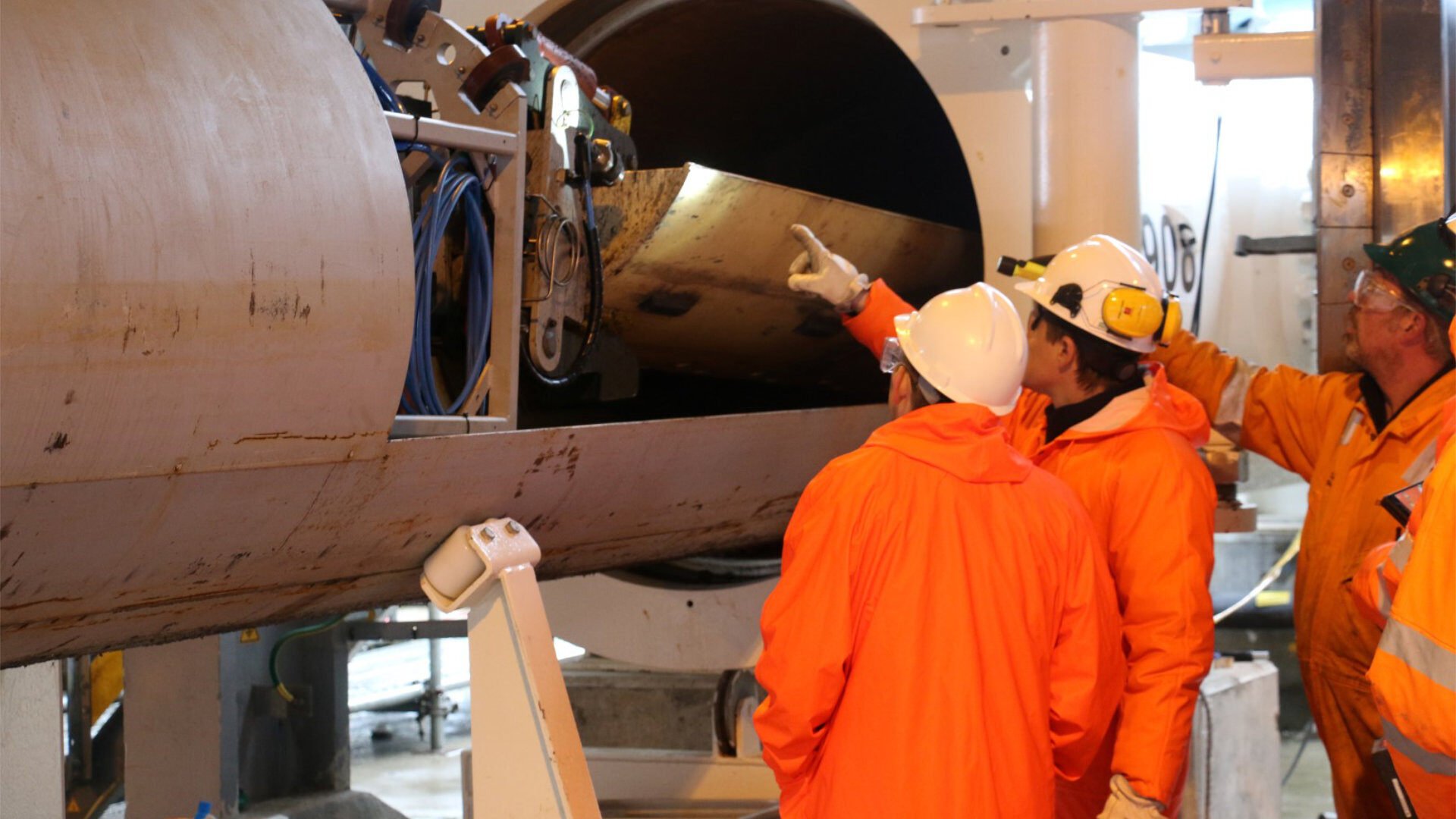 Slipper tray recovery onsite in Sakhalin