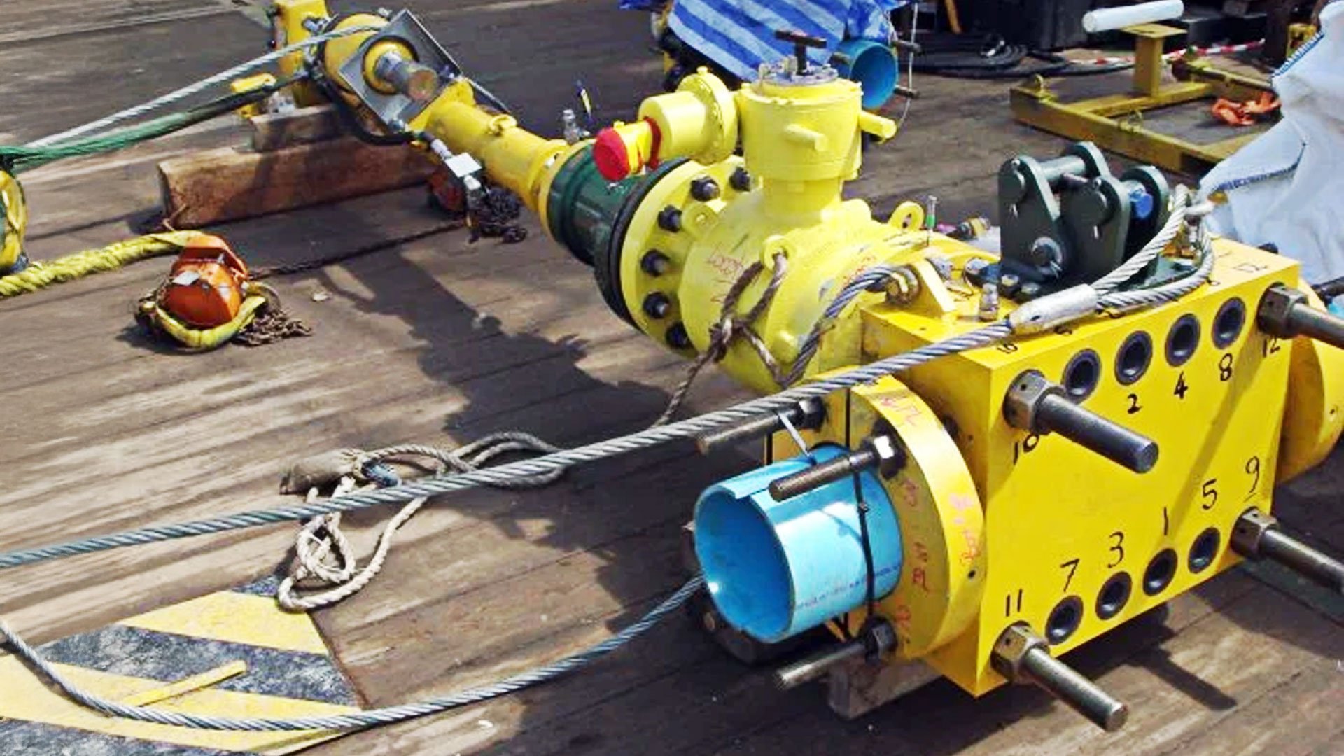 Hot Tap Machine and Clamp Deployment