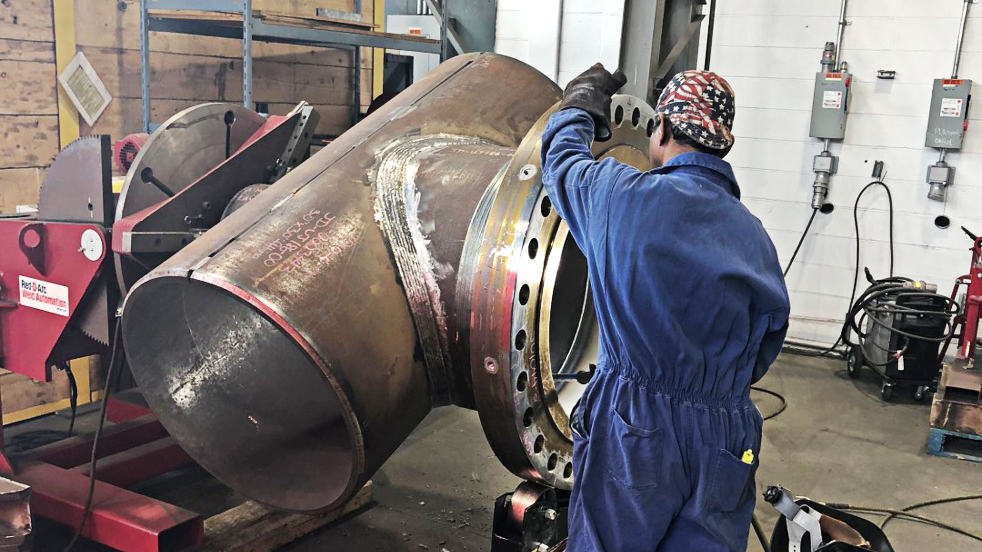 Split tee fittings in the warehouse