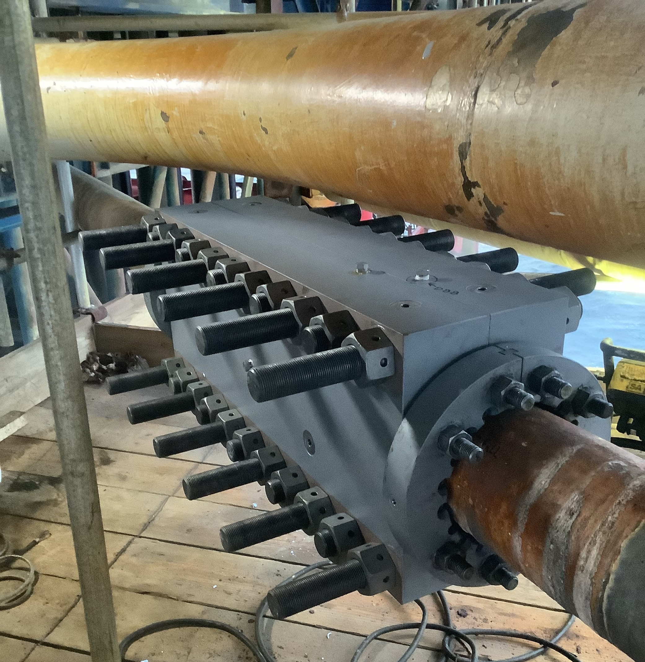 8in Structural Repair Clamp Super Duplex 222 bar Shell Nelson Platform UKCS (5)
