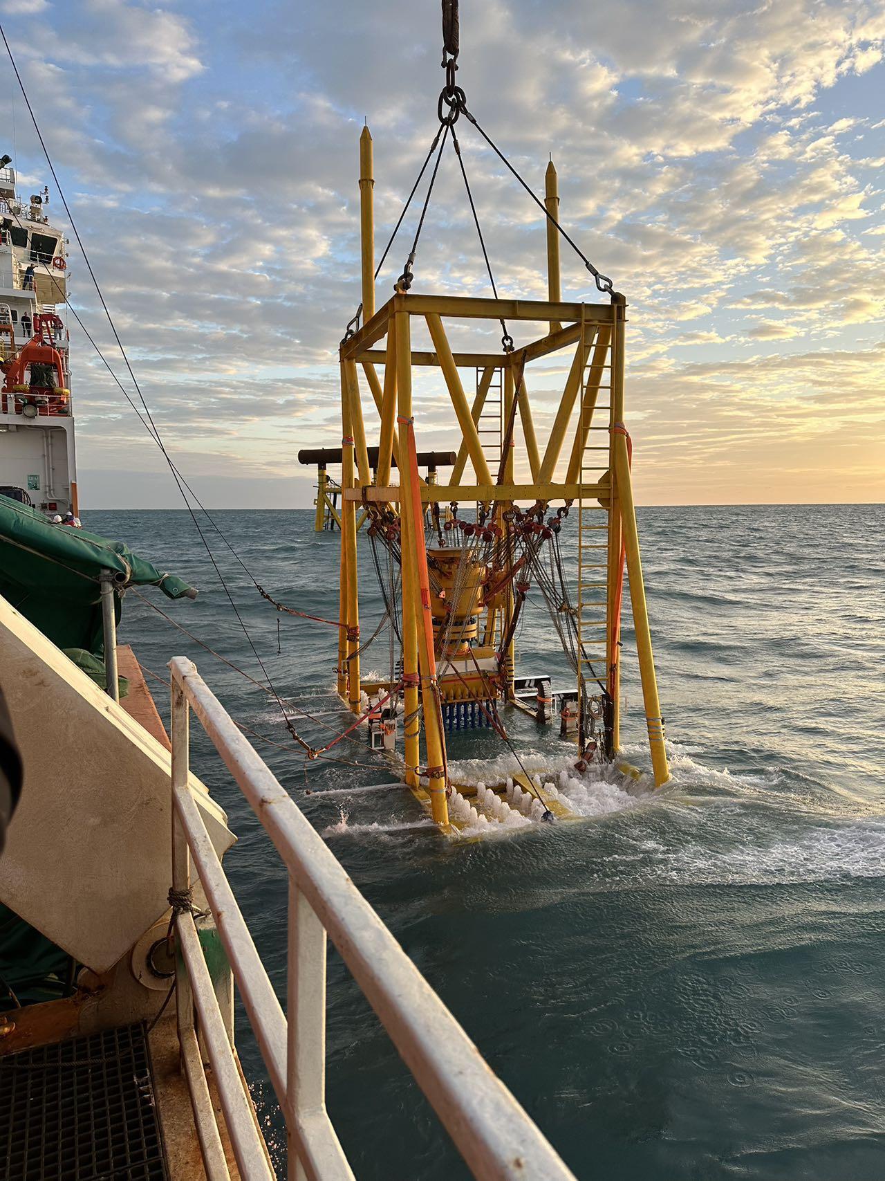 Mechanical Clamp and Full Bore Valve lowered to seabed