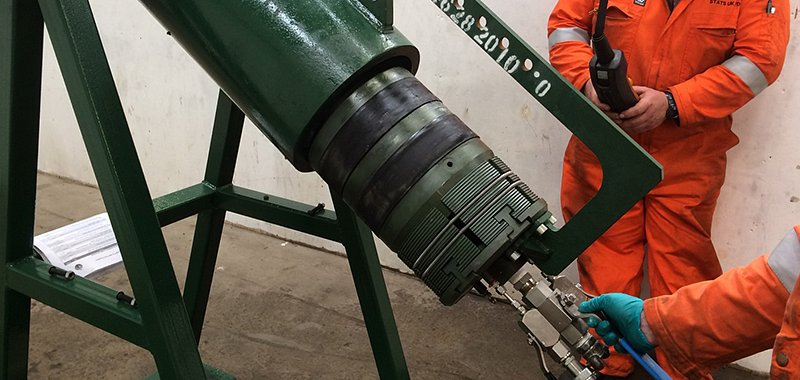 Hydro test pipe end plug