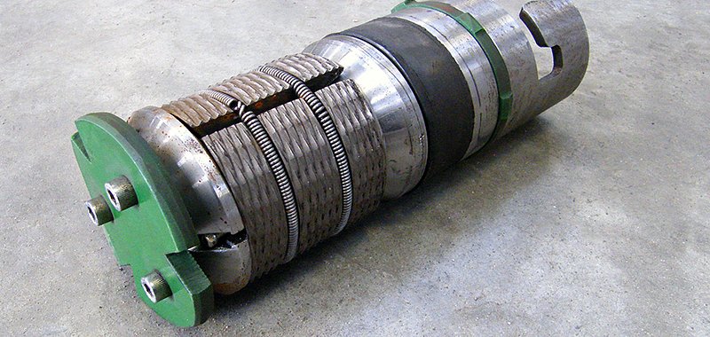 Subsea pipe end plug